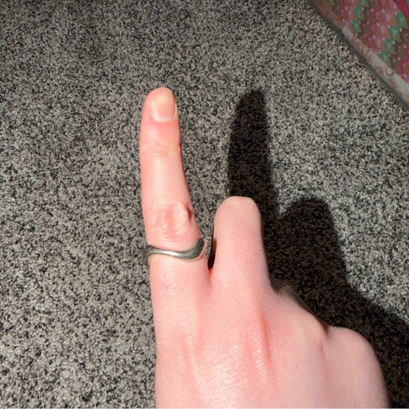 Silver ring - Picture 3 of 3